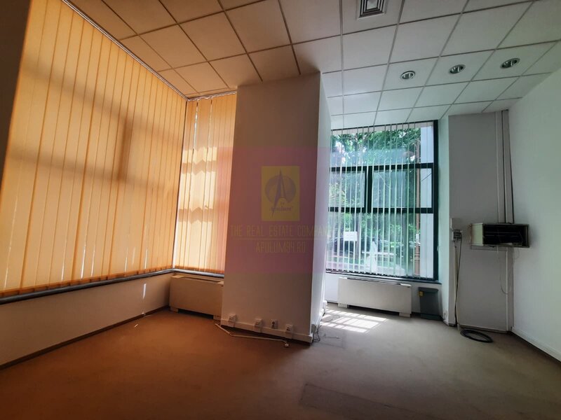 Inchiriere spatiu comercial bd Unirii, vitrina 25ml, stradal