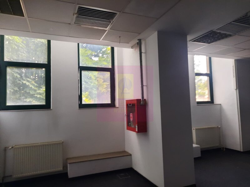 Inchiriere spatiu comercial bd Unirii, vitrina 25ml, stradal